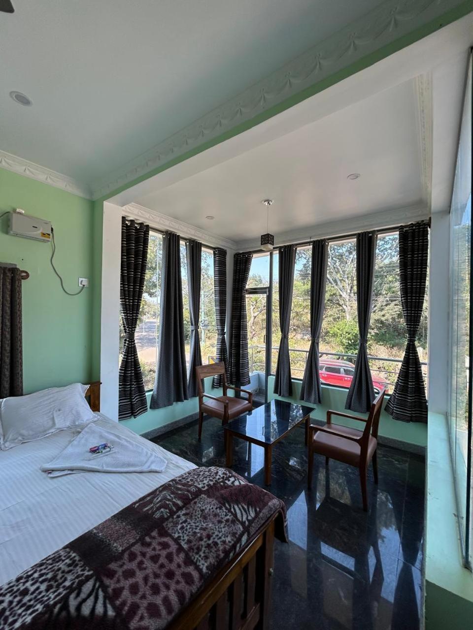 Yelagiri Goldhill Resort Экстерьер фото