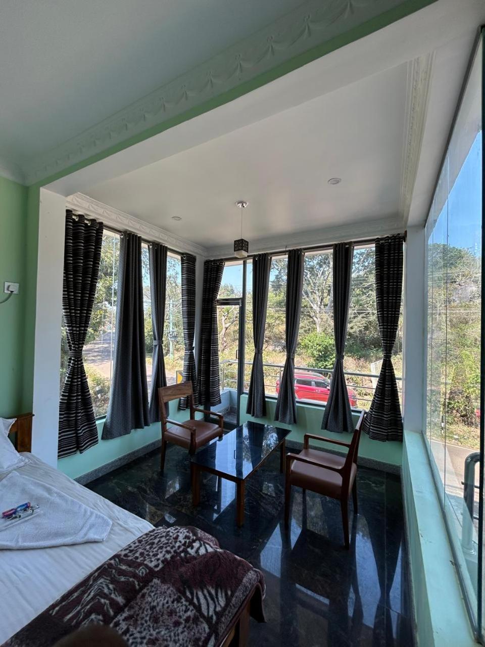 Yelagiri Goldhill Resort Экстерьер фото